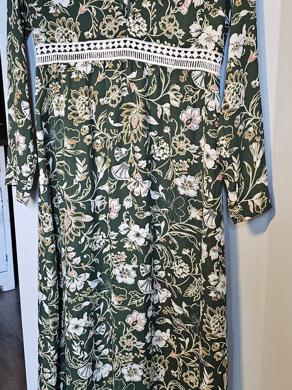 NWT Forever 21 Green Botanical Floral Long Sleeve Maxi Dress Crochet Waist L